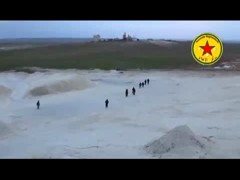 Kobani: Kurdish YPG attack ISIS around Raqqa (English)