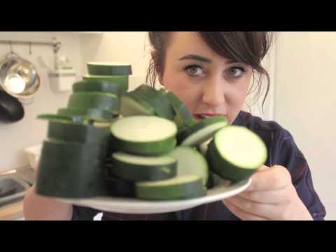 Quick & Easy Courgette Soup! | HealthyHappyLife