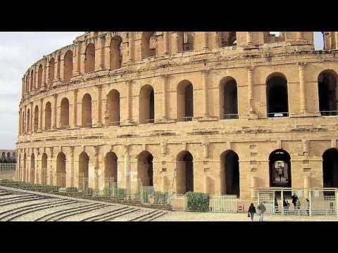 Tunisia Travel Guide - The El Jem Amphitheatre in El Jem