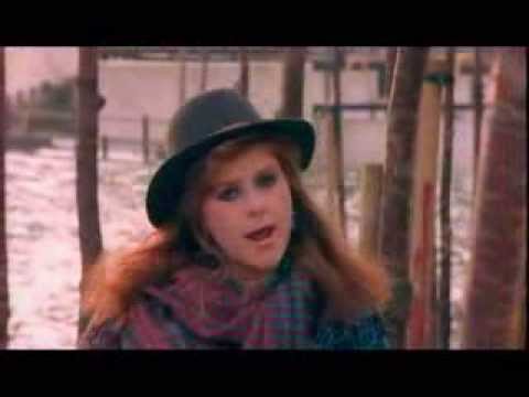 Kirsty MacColl - A New England