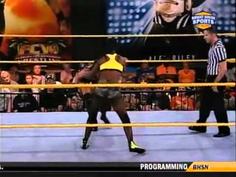 FCW Divas Chapionship Match (Naomi Knight vs AJ Lee)