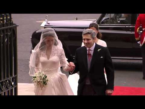 Catherine Middleton arrives at Westminster Abbey