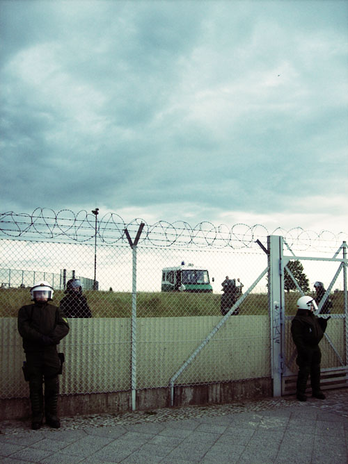 squat tempelhof cops