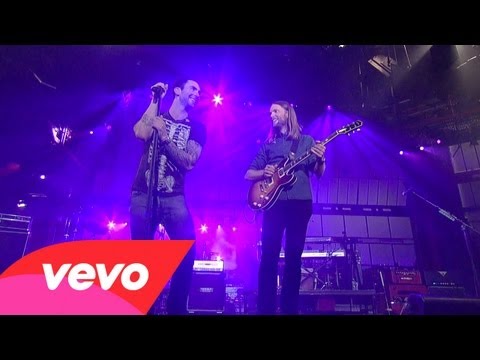 Maroon 5 - She Will Be Loved (Live on Letterman)