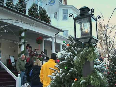 New England Town Brings Rockwell's Christmas to Life