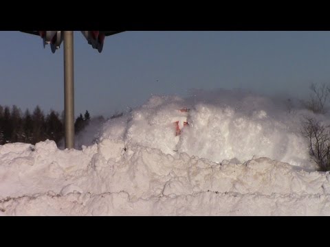 EPIC CATCH!!! Dashing Thru the Snow - CN Train 406 West at Salisbury, NB (Feb 3, 2015)