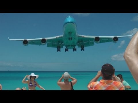 St Maarten Crazy Takeoff Landing 747 A340 etc. (Full HD 1080p !)