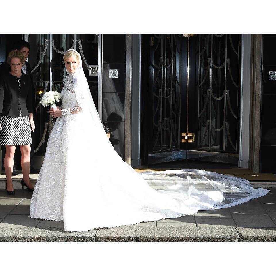 This #Valentino wedding dress is EVERYTHING 😍👰 #NickyHilton #JamesRothschild #wedding