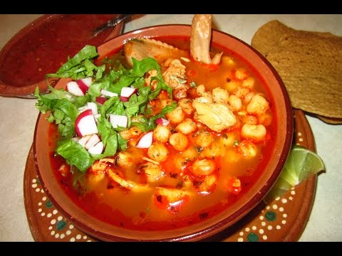 COMO HACER POZOLE ROJO DE POLLO A MI ESTILO - Recetas Aleliamada.