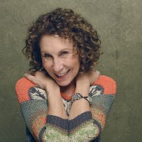 Rhea Perlman