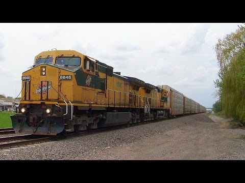 Three Train Sunday with CNW 8646 and 8701