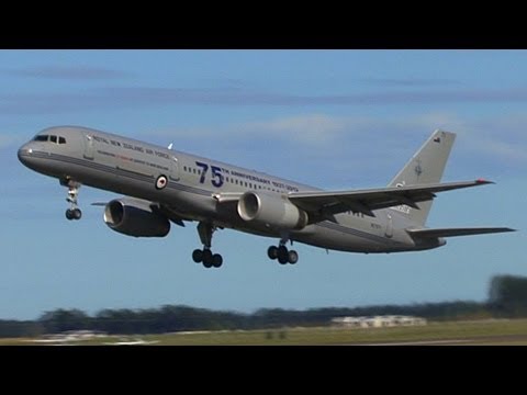 Boeing 757 jet airshow display