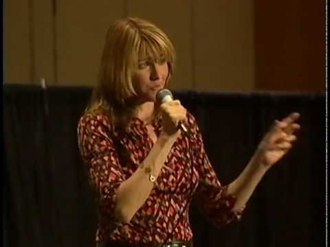 Lucy Lawless - Back to Back - Xena Convention 2006 (4/5)