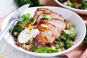 Kale and quinoa tabouli with paprika chicken