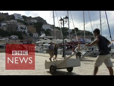 Greece: Empty shops and divided societies - BBC News