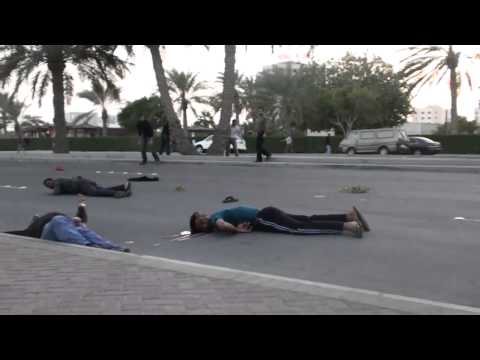 [The Full Video] Bahrain's army deliberately kills peaceful protesters