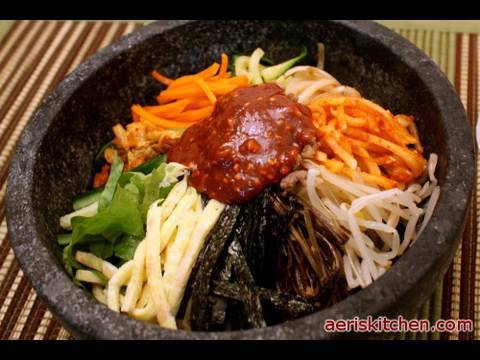 Korean Food: Bibimbap (비빔밥)