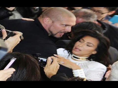 Kim Kardashian TACKLED At Paris Fashion Week Event In Balmain - Paparrazi Attacked Kanye West HD!!!