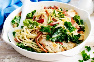 Light chicken and kale carbonara