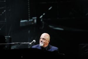 S.F. crowd loves Billy Joel just the way he is - Photo