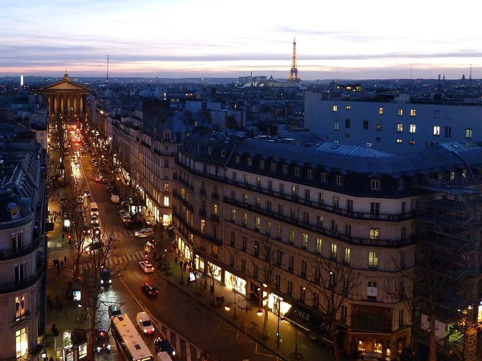 'ADIVINA ADIVINANZA: Pista:"Después de un paseo de compras, un buen café y las fotos de París al atardecer" Y es que nuestra amiga Marcela quiere saber si sois capaces de adivinar desde donde está tomada la imagen. ¿Lo adivináis?

Foto: Marcela Villarino
----------------------------------------------------------
ADIVINHAÇÃO: Pista: "Depois de um passeio de compras, um bom café e as fotos de Paris ao entardecer" É o que a nossa amiga Marcela quer saber se são capazes de adivinhar de onde foi tirada a imagem. Você adivinha?'