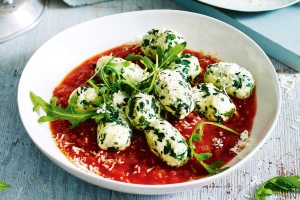 Spinach and ricotta gnocchi with chilli tomato sauce