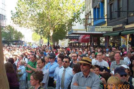 Crowd in Swanston St