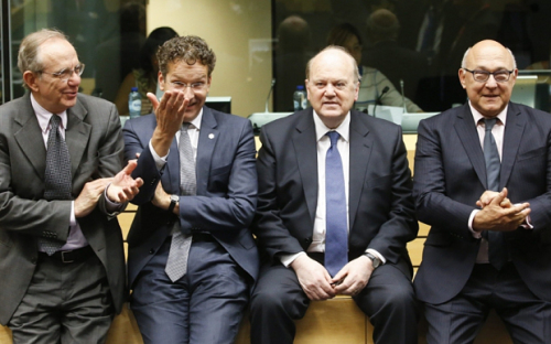 epa04817993 Italian Finance Minister Pier Carlo Padoan (L-R), Dutch Finance Minister and President of Eurogroup Jeroen Dijsselbloem, International Monetary Fund (IMF) managing director Christine Lagarde, Irish Finance Minister Michael Noonan, and French Finance Minister Michel Sapin at the start of a special Eurogroup Finance ministers meeting on Greek crisis at EU council headquarters in Brussels, Belgium, 25 June 2015. Eurozone finance ministers will reconvene on to assess the situation, before the European Union's 28 leaders kick off their two-day summit in Brussels later the day. A special meeting of the 19 eurozone leaders could also be held.  Greece and its creditors continued marathon talks on how to avoid a bankruptcy in the country, just hours before an EU summit meant to bookend the crisis.  EPA/OLIVIER HOSLET