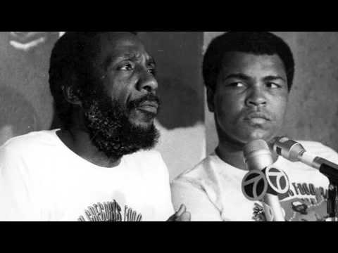 Dick Gregory speaks on Al Sharpton wearing a Wire and Politics