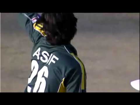 Mohammad Asif Magic Ball to Cameron White