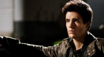 Falling Skies returns tonight for its fourth season, and Drew Roy recently chatted with us about what’s in store. We discussed the series reinventing itself once again, Hal’s new leadership […]