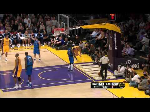 Dallas Mavericks vs Los Angeles Lakers / MATT BARNES  ATTACKED JASON TERRY  (FULL HD)