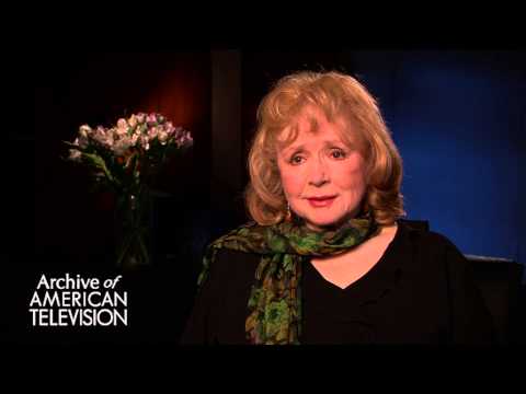 Piper Laurie discusses the movie "Carrie" - EMMYTVLEGENDS.ORG