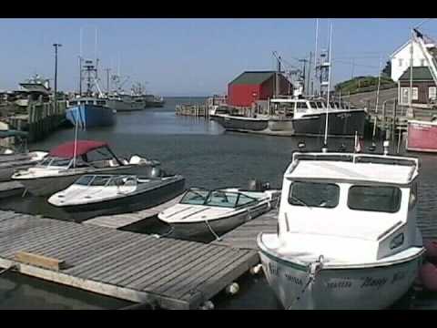 Fall and rise of the tide in the Bay of Fundy at Hall's Harbour, Nova Scotia - Time Lapse