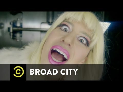 Broad City - Eight F**king Thousand Dollars