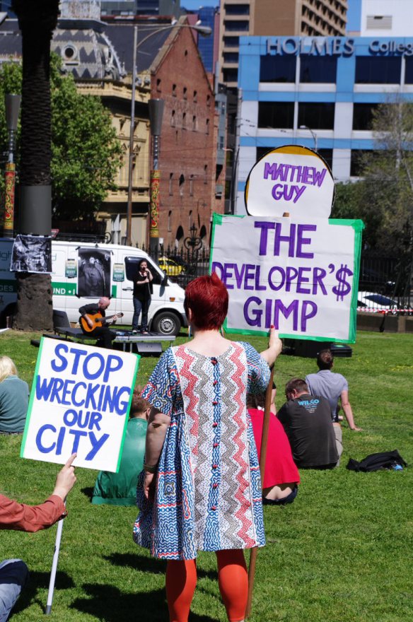 Placards against the planned development 