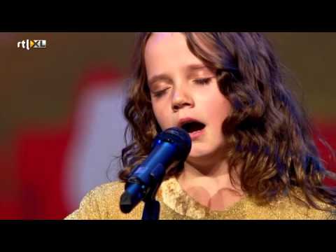 Amira (9) verbijstert iedereen met opera - HOLLAND'S GOT TALENT