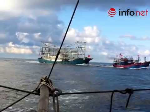 Chinese ship attacked and sank a Vietnamese fishing boat near Paracel Islands - 26th May, 2014