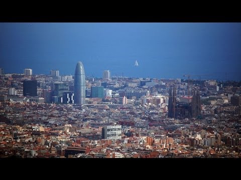 BARCELONA , CATALONIA , SPAIN - A WALKING TRAVEL TOUR - HD 1080P