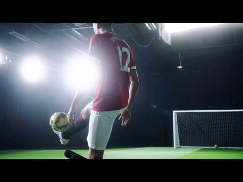 Crossbar Challenge: Man Utd Players #Playfor Bragging Rights - #AskManUtd | Chevrolet FC