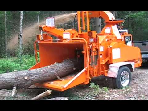 Bandit Model 1590, 1590XP  - 17" capacity drum chipper - our most popular!