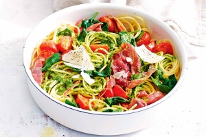 Cherry tomato and pesto spaghetti