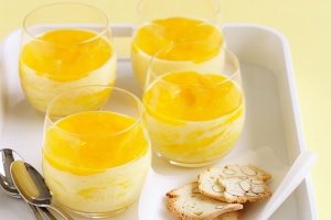 Low-fat mango fool