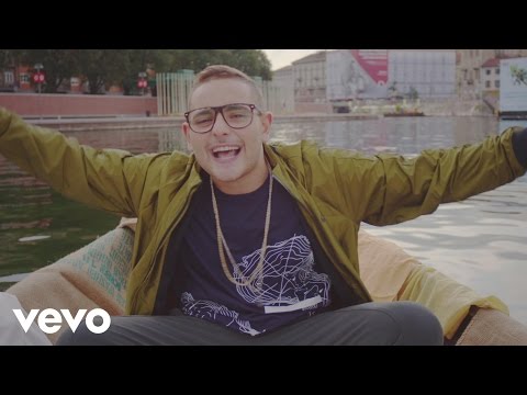 Rocco Hunt - Rocco Hunt feat. Maccio Capatonda - SignorHunt