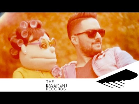 حسن الشافعي مع ابلة فاهيتا - #مايستهلوشي | Hassan El Shafei ft. Abla Fahita - Mayestahlushi