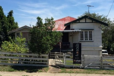 38 Plunkett St, Paddington, before it was given a new identity after extensive reconstructive works.