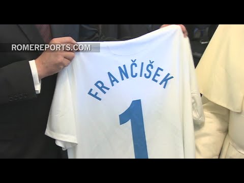 President of Slovenia gifts Pope Francis a jersey