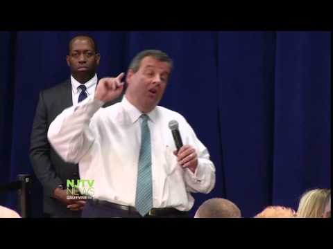 Gov. Christie spars with teacher at Kenilworth Town Hall