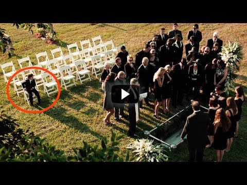 Este Chico Esta Viendo Su Celular En Un Funeral… Cuando Sepas Porqué Te Vas A Sentir Muy Afortunado