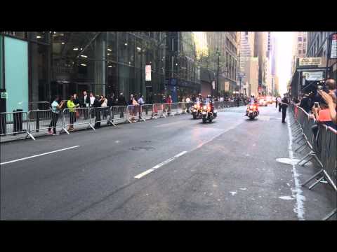 UNITED STATES PRESIDENT BARACK OBAMA & HIS MOTORCADE CRUISING THROUGH MIDTOWN, MANHATTAN, NEW YORK.